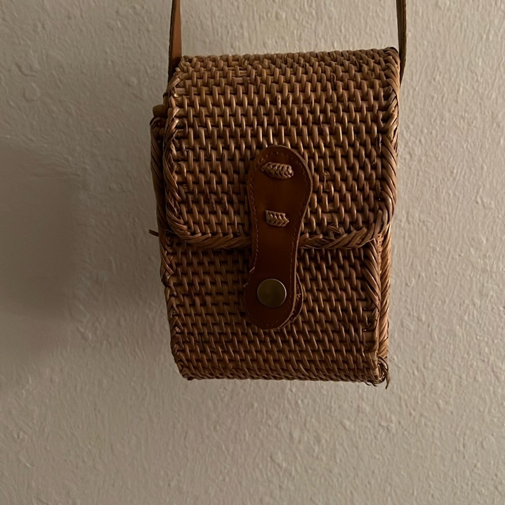 "COLLECTION EIGHTEEN" NATURAL RATTAN Crossbody Bag: multi Use